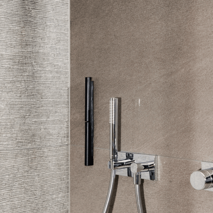 Le produit est présenté dans une application exemplaire