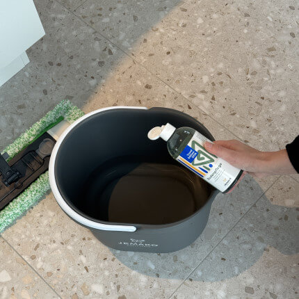 Le produit est présenté dans une application exemplaire